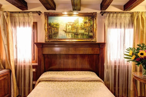 Palazzo La Scala image 18